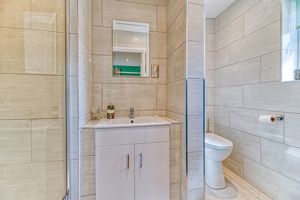 En Suite- click for photo gallery